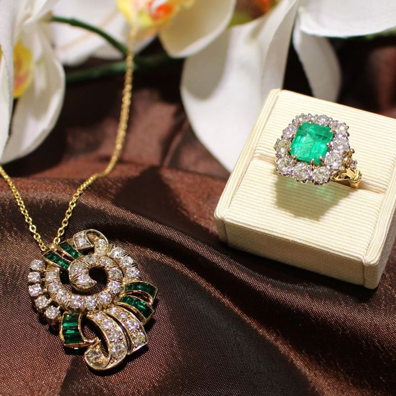 1950s emerald jewellery