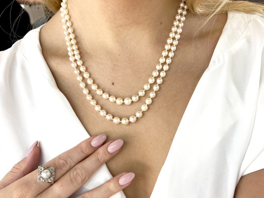 A Guide to Pearl Necklace Clasps