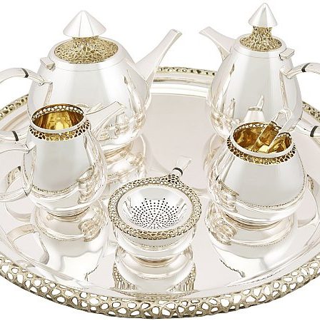 Pieces in a silver tea set