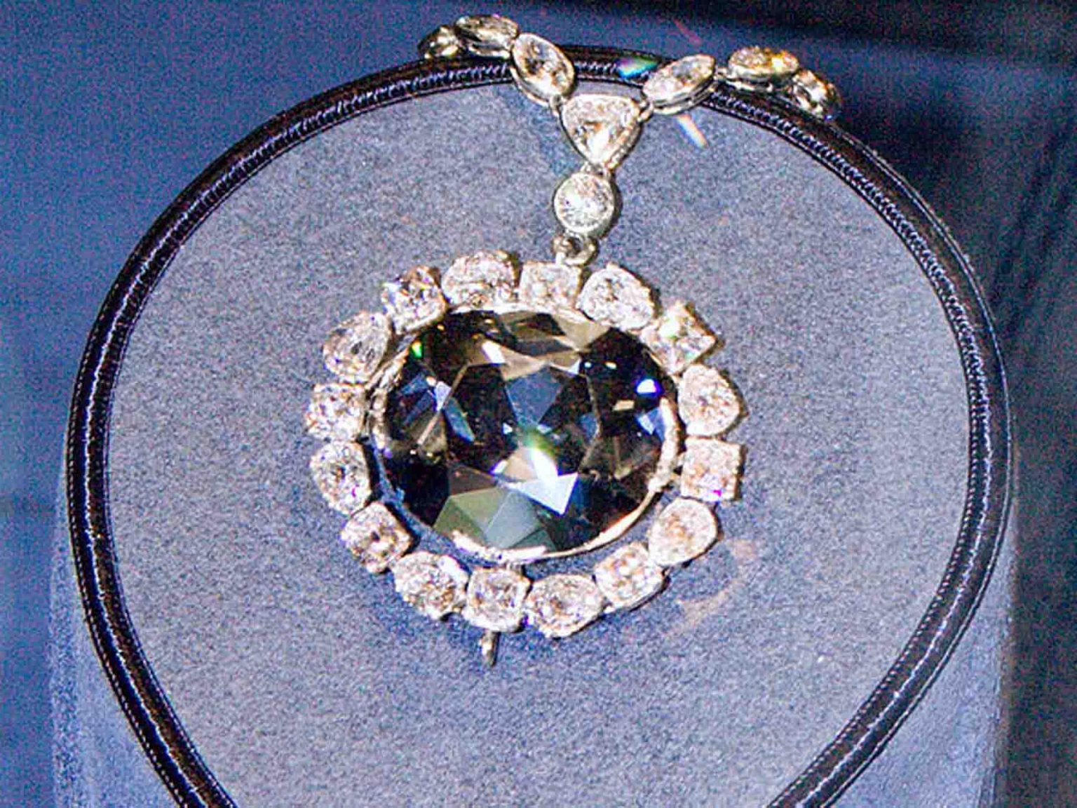 The Intriguing History of the Hope Diamond - AC Silver