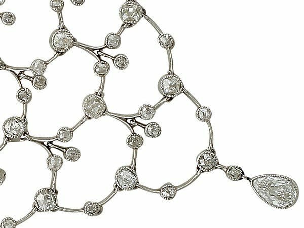 How to Style Diamond Necklaces