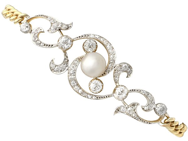 Combining Pearls and Yellow Gold