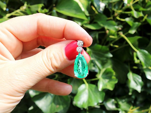 common emerald earrings