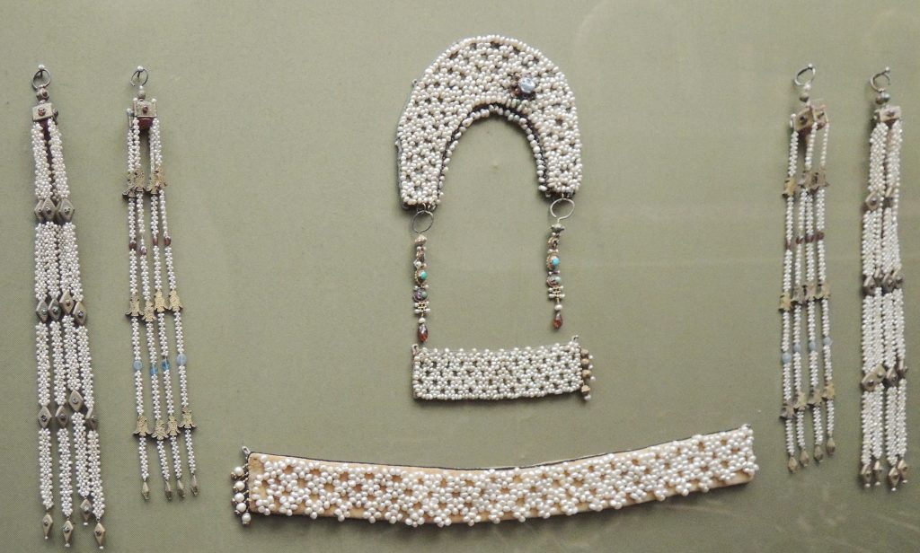 16th century pearl jewellery