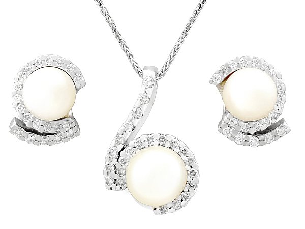 1950s pearl jewellery set
