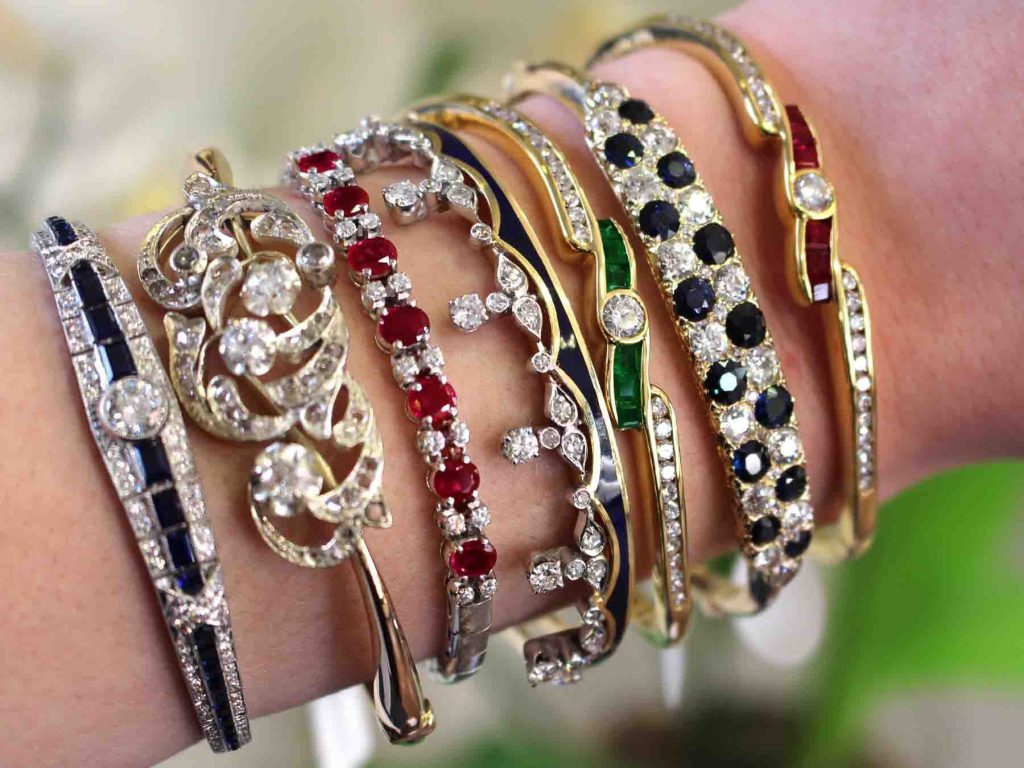 5 Signs You Might Be a Jewellery Addict
