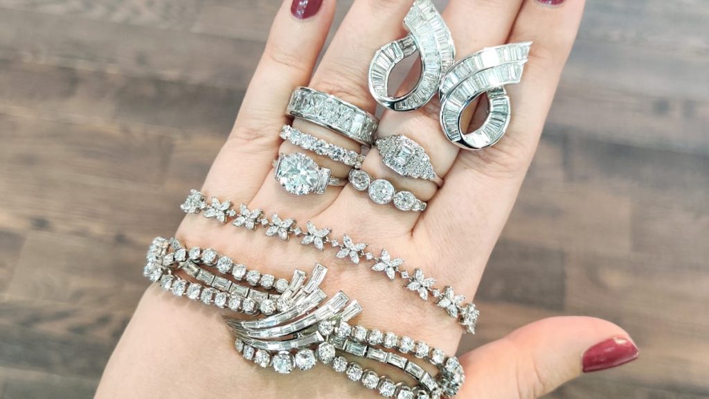 The Influence of Vintage Jewellery on Fashion