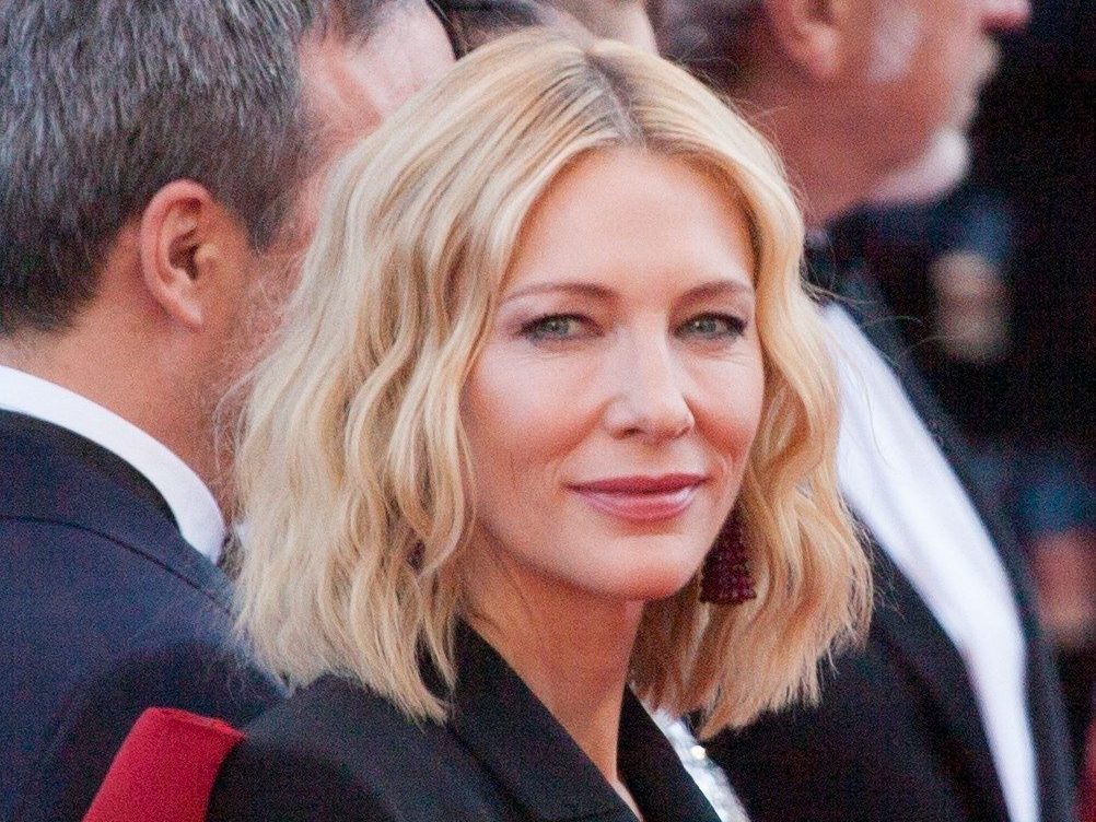 Cate Blanchett wears clip-on earrings