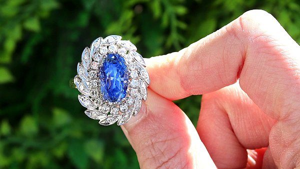Moval sapphire diamond ring
