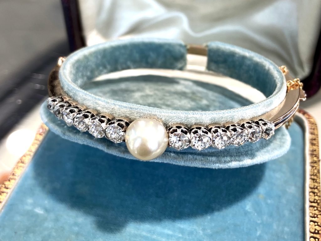 Vintage Jewellery Pearl Trend