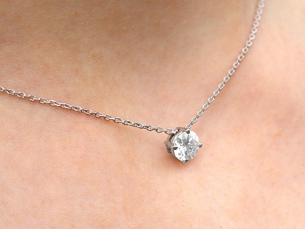 Pairing Vintage Diamond Necklaces With Everyday Wear