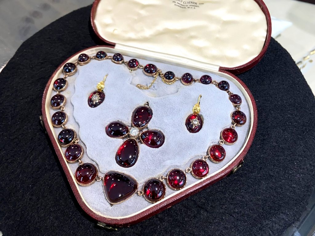 Vintage Necklace Garnet Jewellery Set