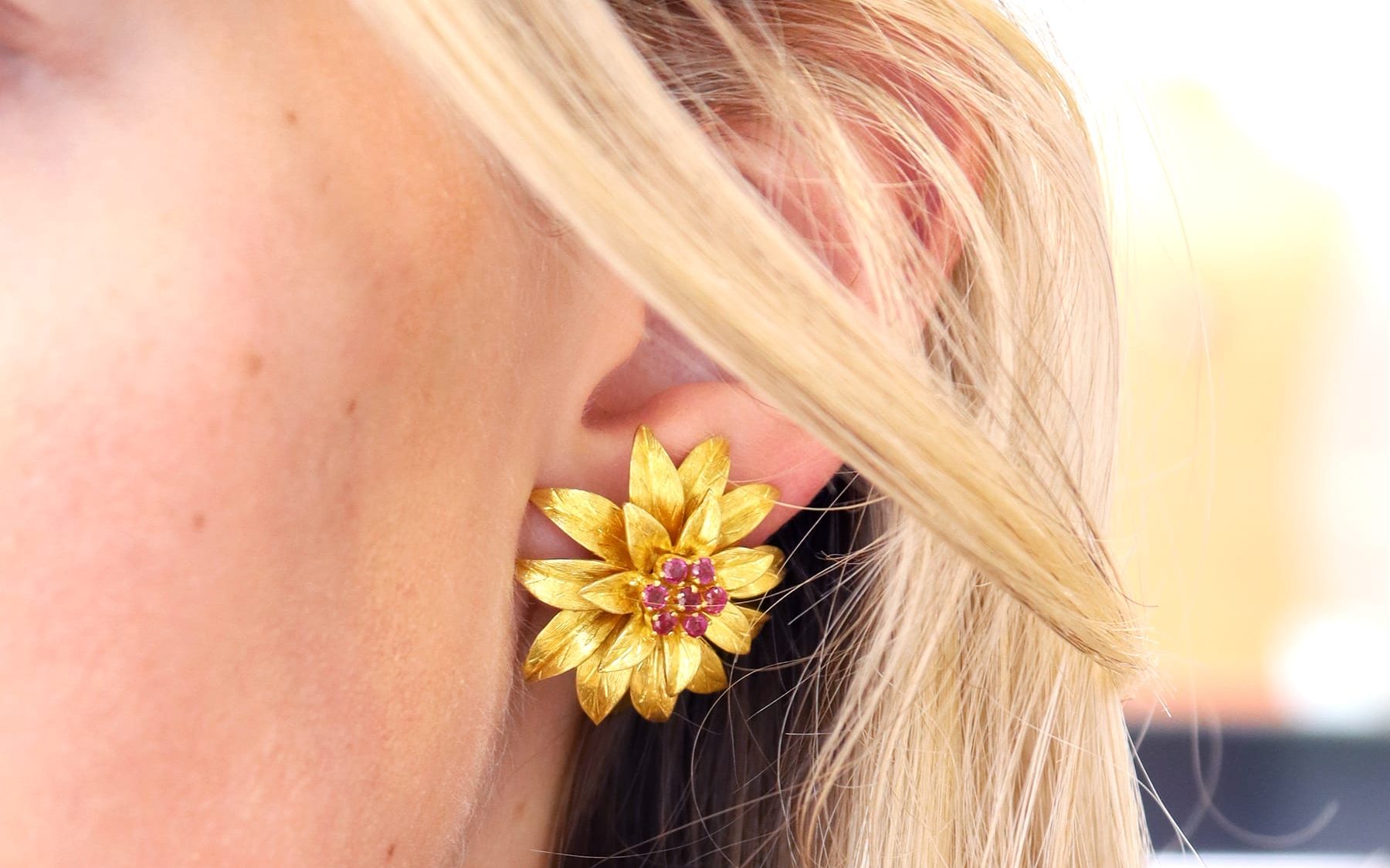 Summer Floral Stud Earring Trend