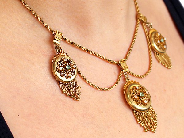 Popular Victorian Necklace Styles