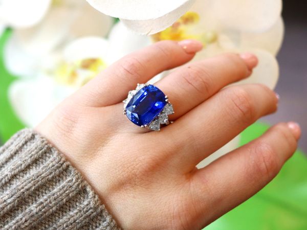 popular sapphire art deco jewellery