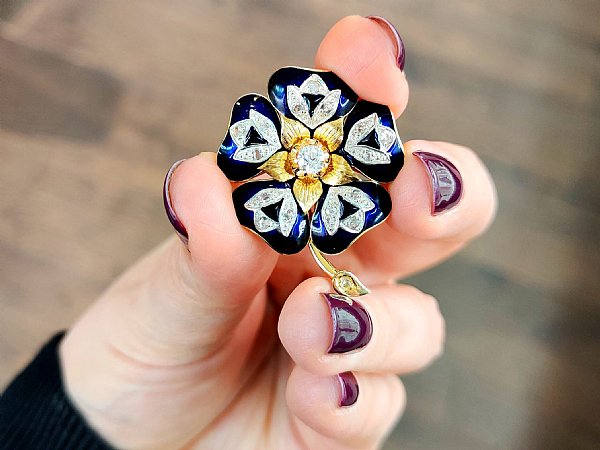 sapphire edwardian brooch